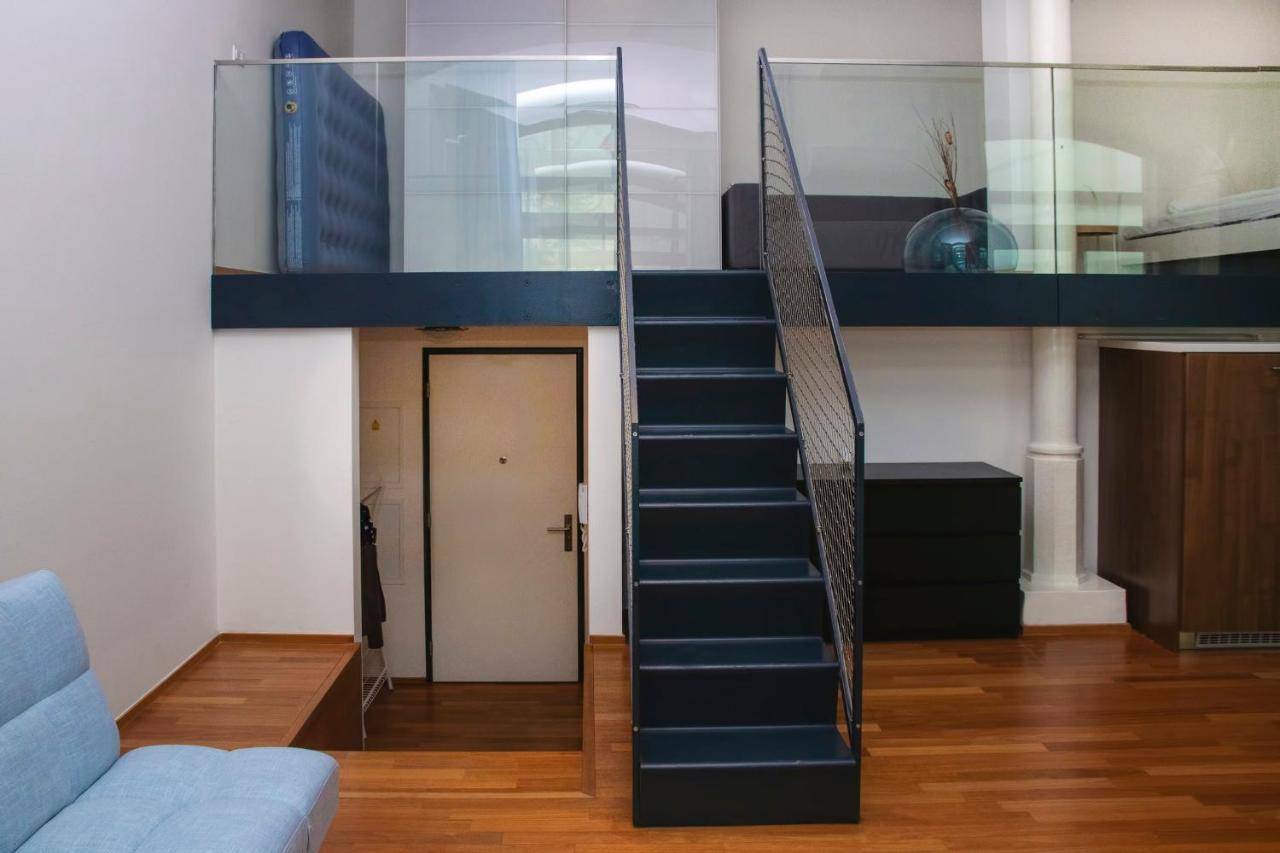 Modern Apartment With Terrace And Air Conditioning Прага Екстериор снимка