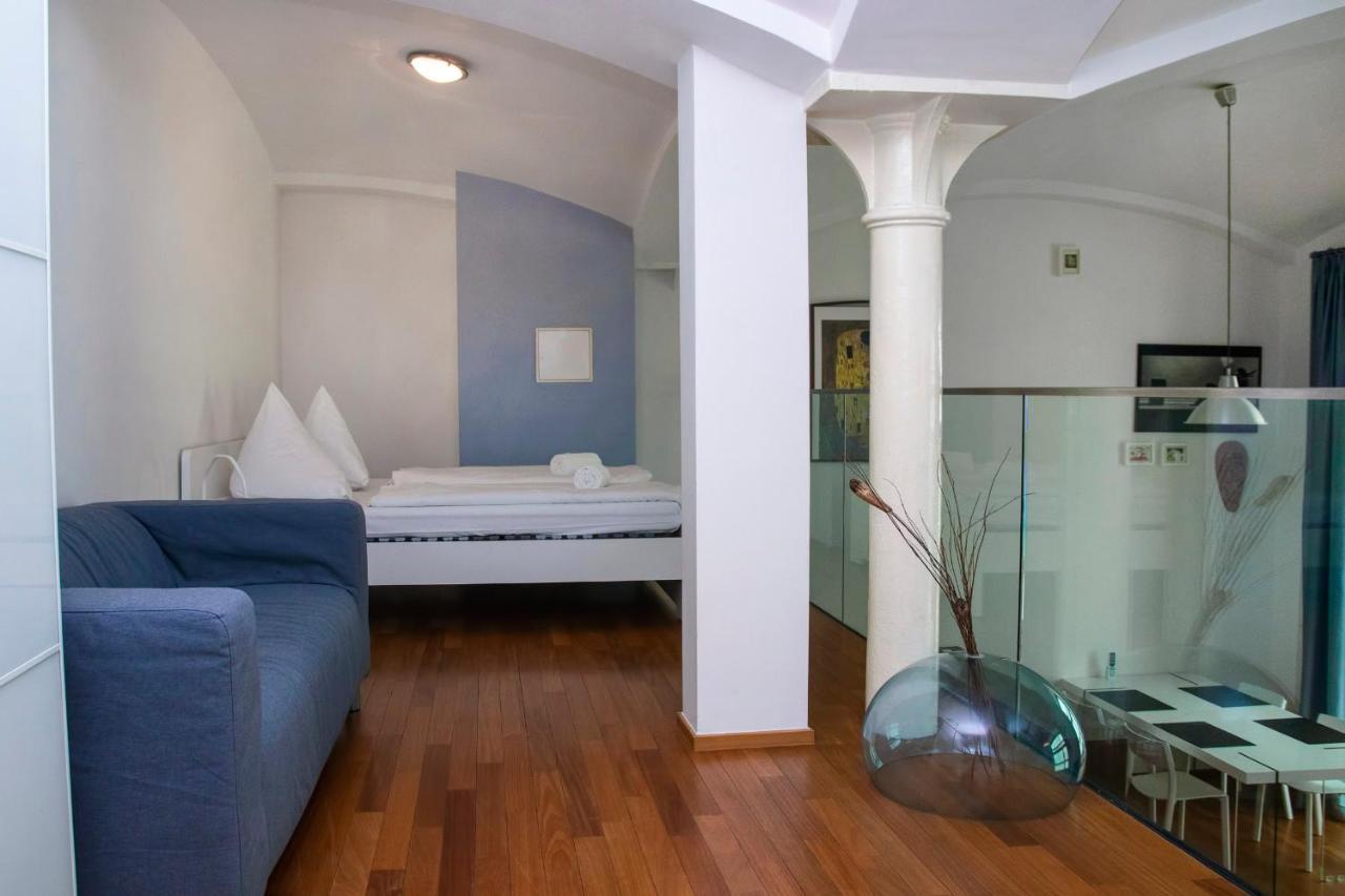 Modern Apartment With Terrace And Air Conditioning Прага Екстериор снимка